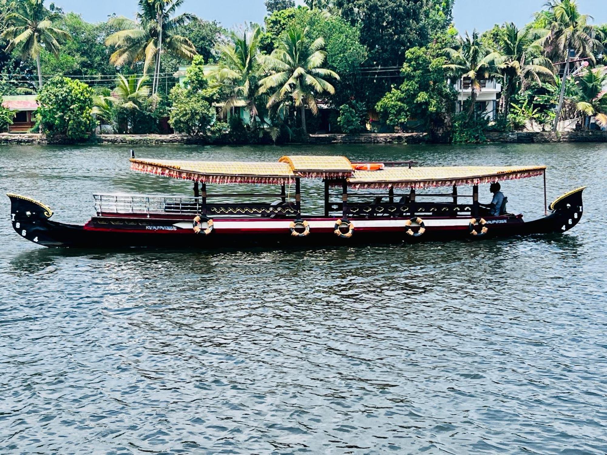 The Pamba Heritage Villa Champakulam Exteriör bild