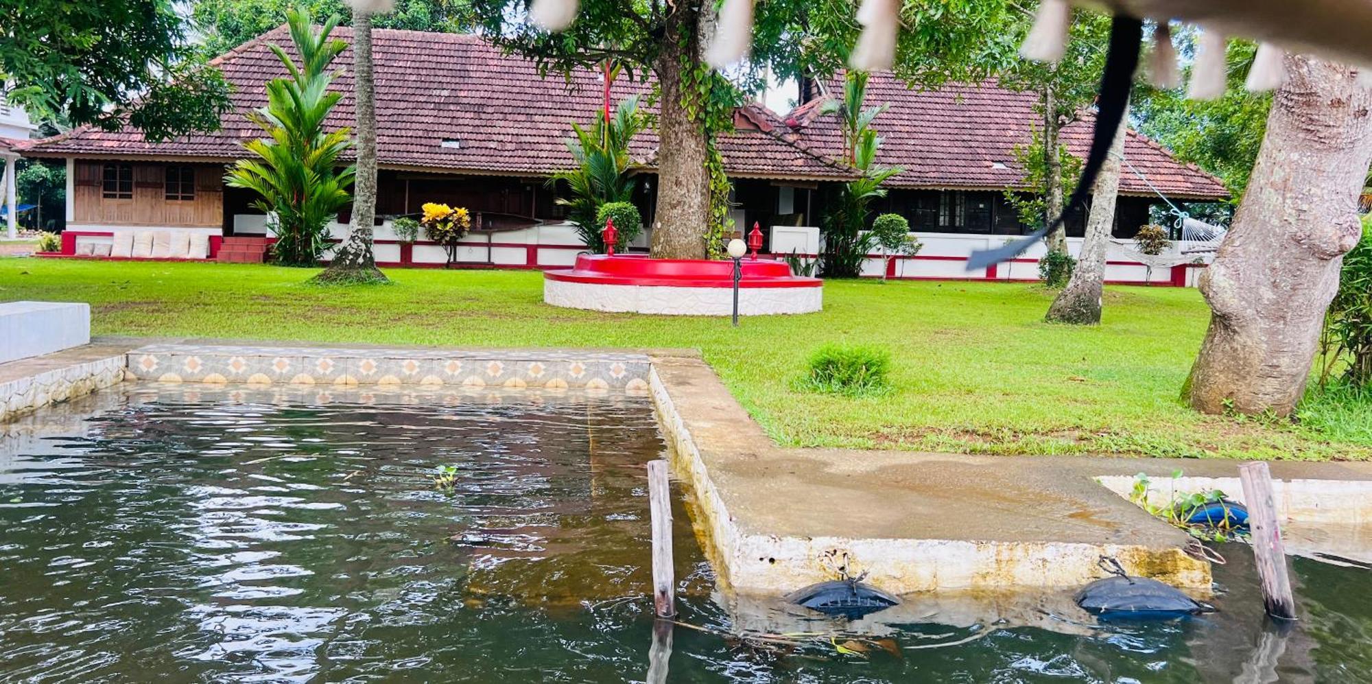 The Pamba Heritage Villa Champakulam Exteriör bild