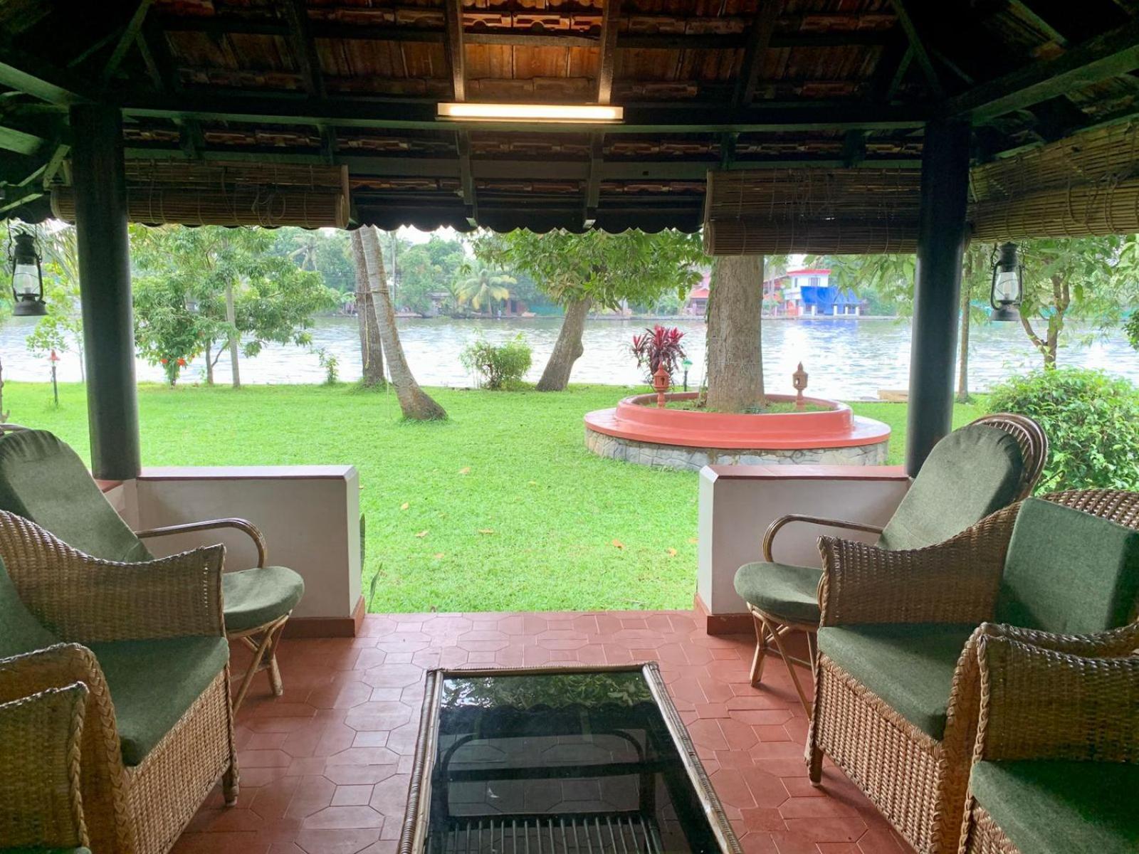 The Pamba Heritage Villa Champakulam Exteriör bild