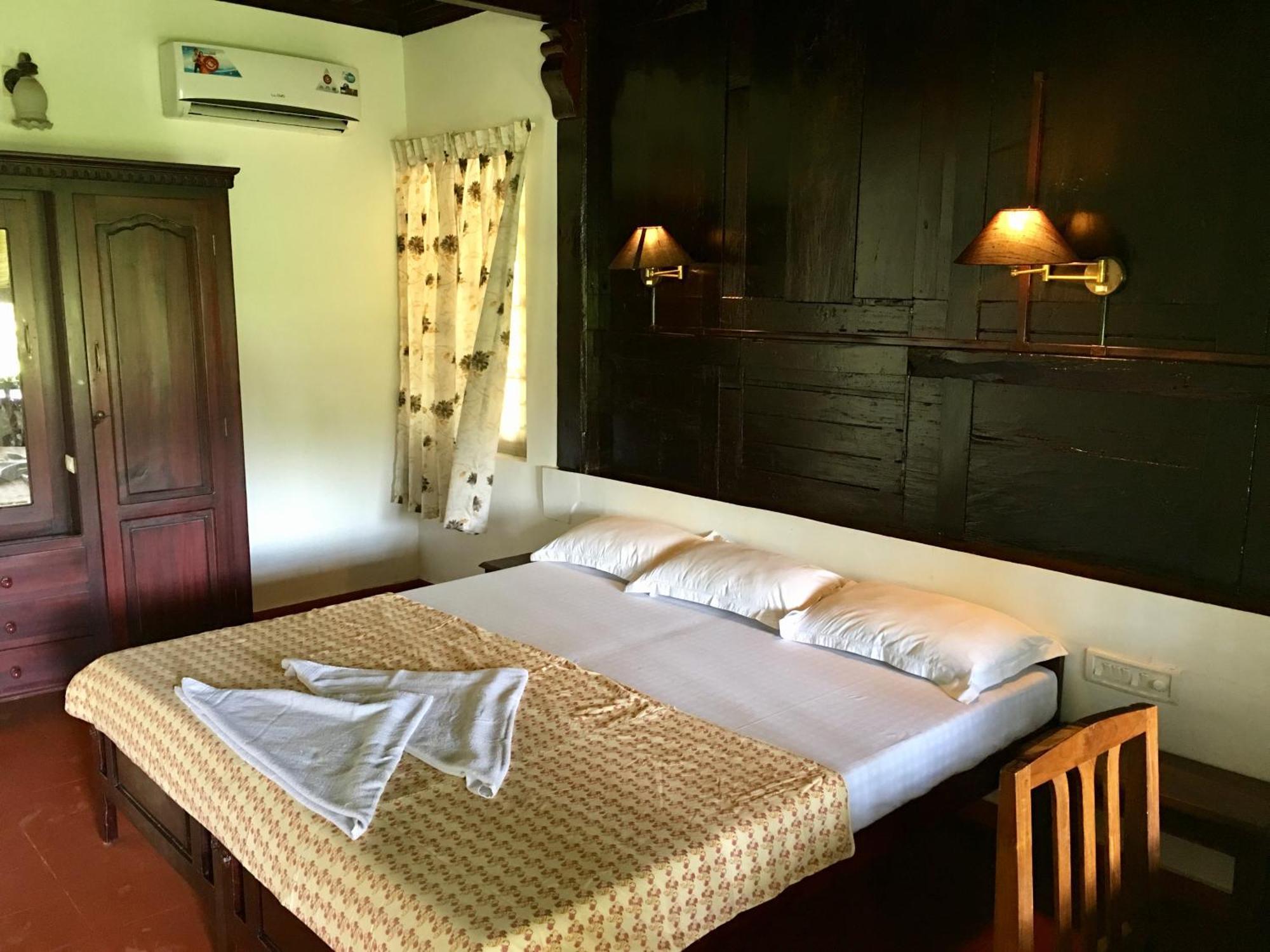 The Pamba Heritage Villa Champakulam Exteriör bild